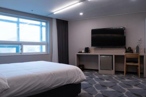 Hayden Hotel