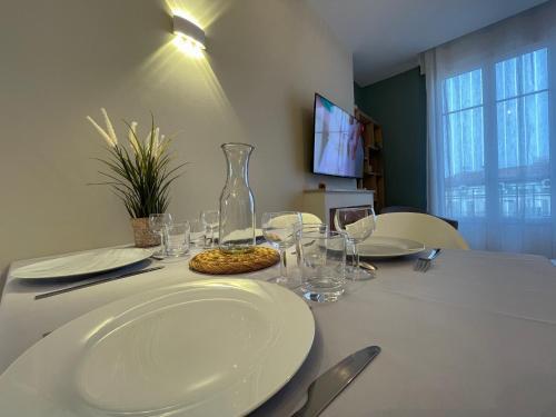 Apartamento Rare 4 �toiles, Clim, Vue Port D�co Chaleureuse.
