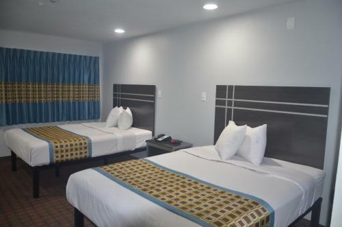 Motel Travelers Inn & Suites