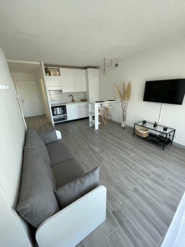 Apartamento New Studio, Piscine Et Vue Mer ? Proche de Monaco
