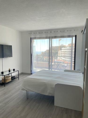 Apartamento New Studio, Piscine Et Vue Mer ? Proche de Monaco