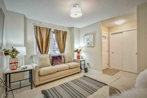 Luxury King Bed Downtown Area Edmonton