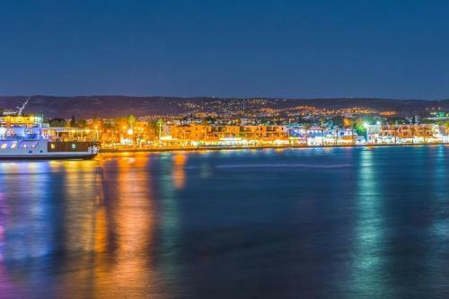 The Well-equipped Luxury Apartment Paphos Riviera