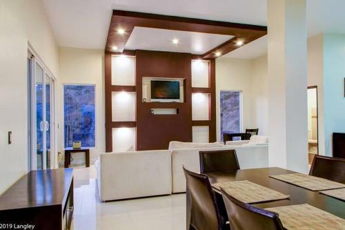 4bdrm Rosarito Ocean Luxury Home Prime K38 Surfing