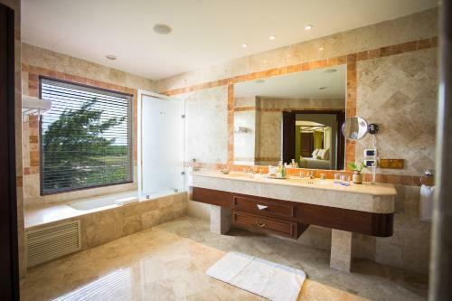Hotel Secrets Capri Riviera Cancun All Inclusive -adults Only