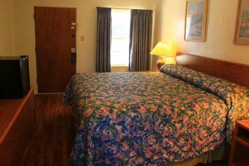 Sunrise Motor Inn