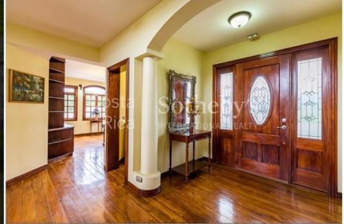 The Palms Villa Estate/ 32 Miles From Beach.