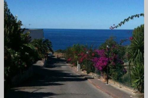Apartamento Cheerful 2 Bedroom Sea View House