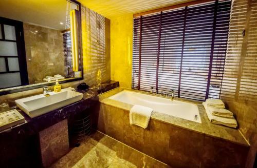 Wuhan Haiting Longan Hotel