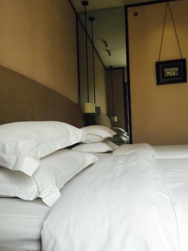 Wuhan Haiting Longan Hotel