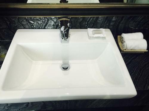 Wuhan Haiting Longan Hotel