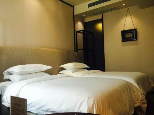 Wuhan Haiting Longan Hotel