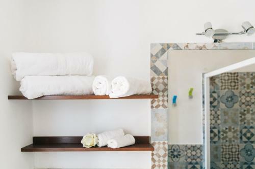 Hostal Perla Del Borgo Bed And Breakfast