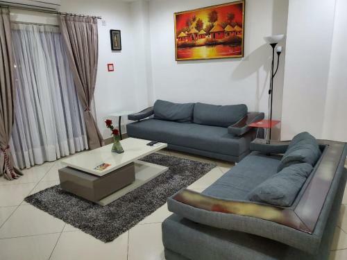 Fully Serviced Furnished 2 Bedroom Apartment