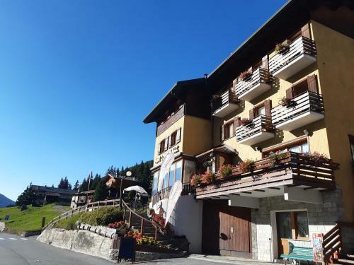 Hotel Confinale