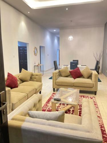 Luxury 3 Bedroom Fully Furnished Apartment
