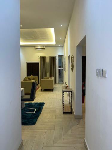 Luxury 3 Bedroom Fully Furnished Apartment