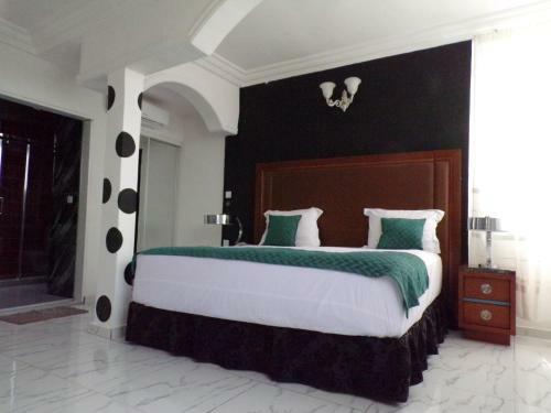 Le Montr�al Hotel