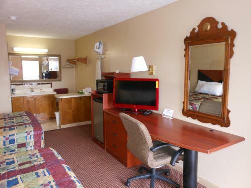 Motel Mcclellan Inn