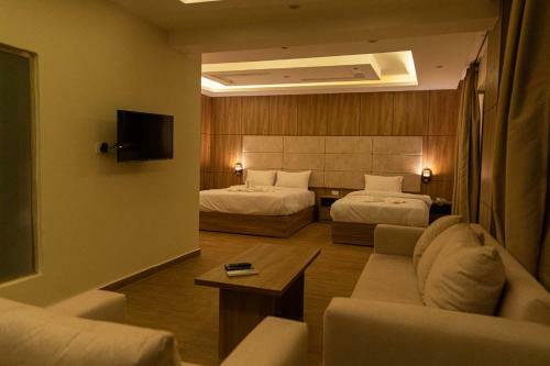 Nine Pyramids View Hotel