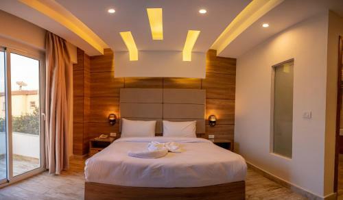 Nine Pyramids View Hotel