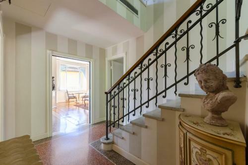 Altido Royal Villa With Orange Tree Garden And Seaview