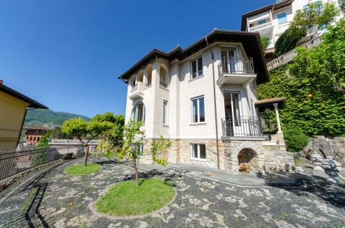 Altido Royal Villa With Orange Tree Garden And Seaview