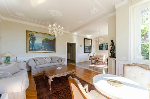 Altido Royal Villa With Orange Tree Garden And Seaview
