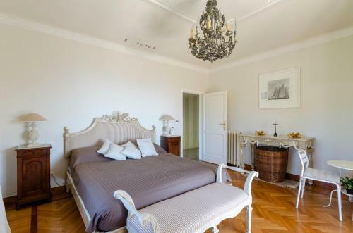 Altido Royal Villa With Orange Tree Garden And Seaview