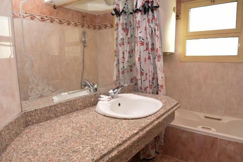 Jasmine Hotel El Manial