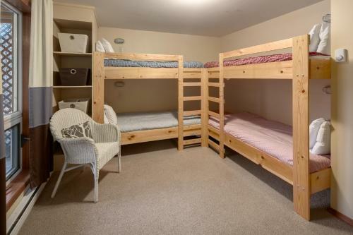 Falcon Cabin
