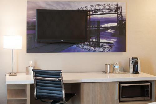 Radisson Hotel Duluth-harborview