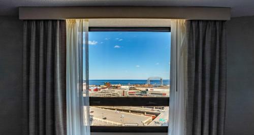Radisson Hotel Duluth-harborview