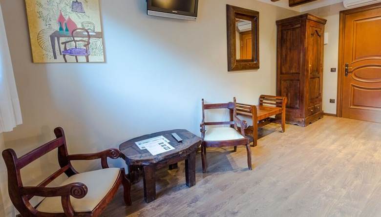 Hotel Flor De Neu