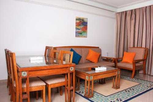 Green Leaves Hotel