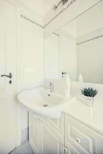 Le Orchidee 10 Apartment By Wonderful Italy