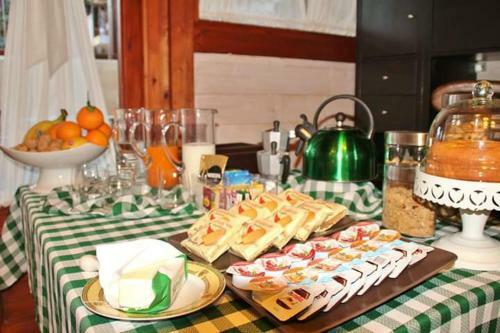 Hostal The Holiday House
