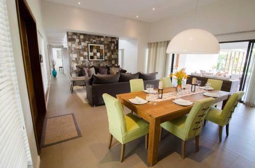 Luxury Family Villa 2601 Beau Champ