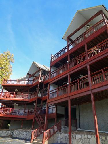 Lodge Summerset Inn Resort