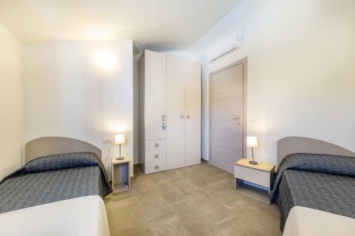 Caneis Apartments