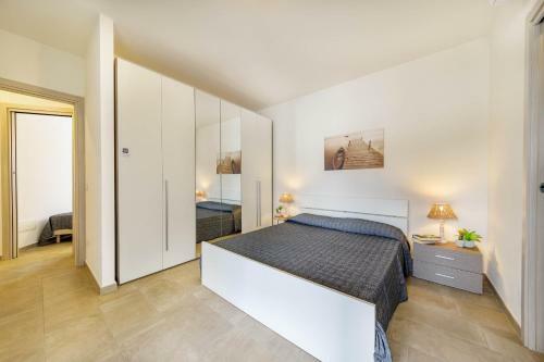 Caneis Apartments