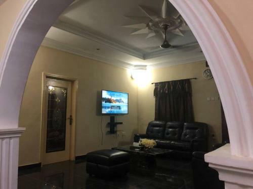 Cozy 3-bedroom Villa In Kwabenya