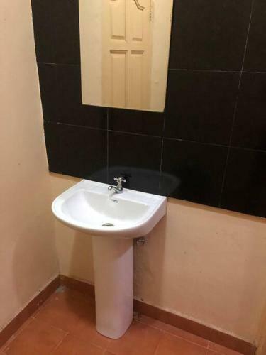 Cozy 3-bedroom Villa In Kwabenya