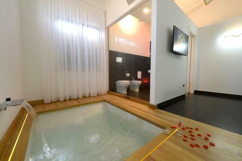 Hostal X Hotel