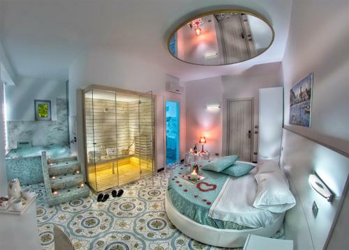 Hostal X Hotel
