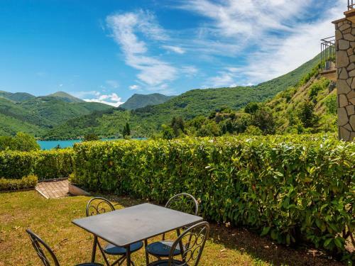 Gorgeous Holiday Home In Scanno With Garden
