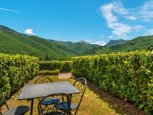 Gorgeous Holiday Home In Scanno With Garden
