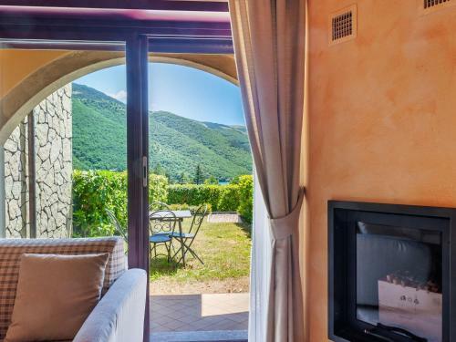 Valley-view Holiday Home In Scanno With Garden