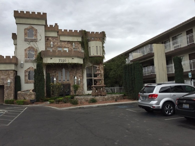 Aparthotel Manor Suites