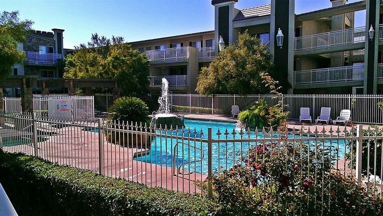 Aparthotel Manor Suites